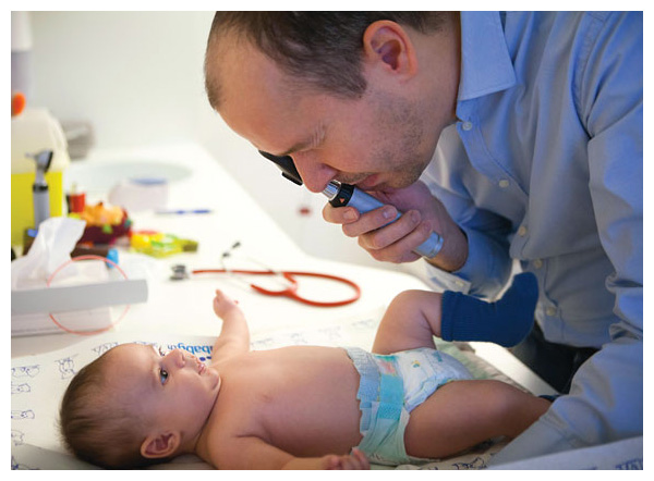 A standard eye examination can tell researchers a lot about the normal anatomy of an infant’s retina and optical system, but not what the infant actually sees. As infants are unable to verbally tell us what they see, researchers over the past 40 or so years have had to develop other methods and tools that key into an infant’s natural looking behavior and body movements to objectively measure how much detail an infant can actually see. <strong>Amelie-Benoist/BSIP SA/Alamy Stock Photo.</strong>