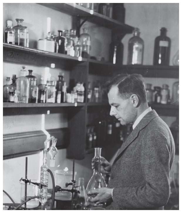 Hutchinson, pictured here in his laboratory in 1939 at age 36, never earned a PhD. Nevertheless, his talents were recognized early, and he spent his career as a professor at Yale University. His research there set the foundations for the fields of limnology and ecosystem science, and he mentored some of the most influential names in 20th-century ecology. <strong>Photograph courtesy of G. Evelyn Hutchinson Papers (MS 649). Manuscripts and Archives, Yale University Library.</strong>